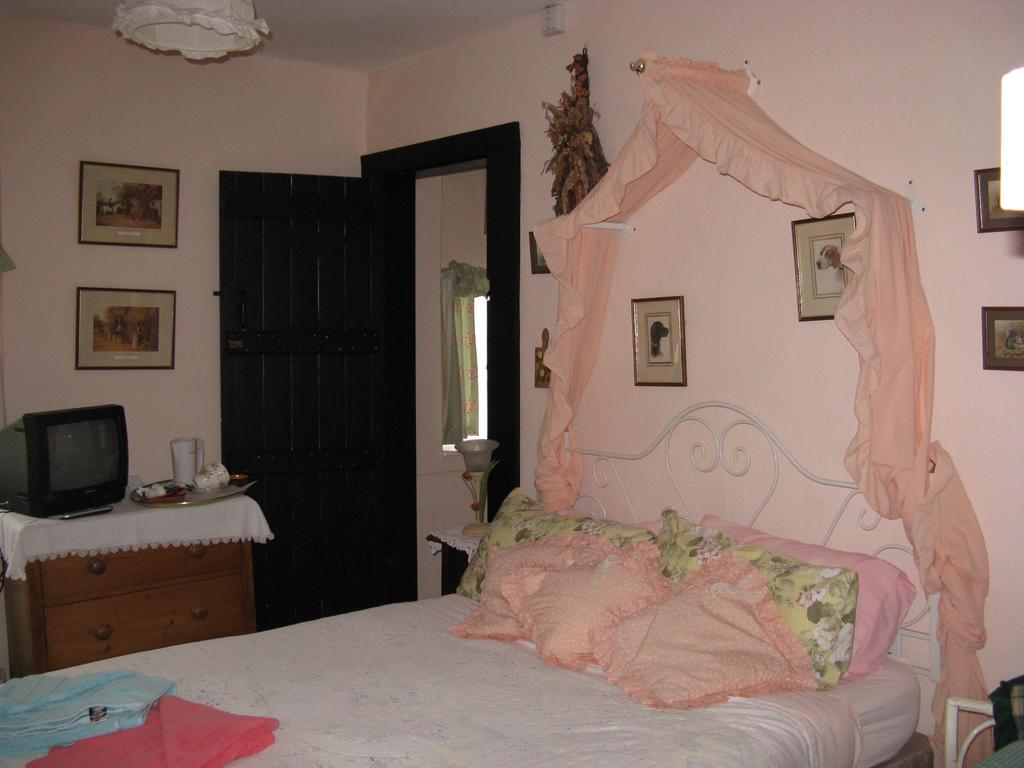 East Farm House B&B Abbotsbury Room photo