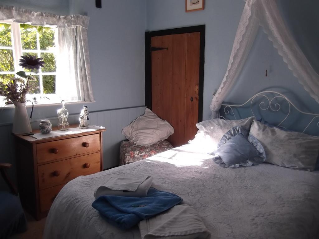 East Farm House B&B Abbotsbury Room photo