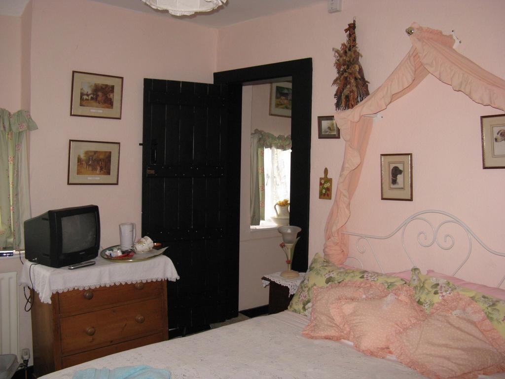East Farm House B&B Abbotsbury Room photo